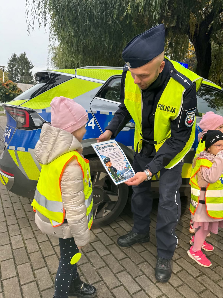 Policjanci z Nowogardu odwiedzili Przedszkole nr 4